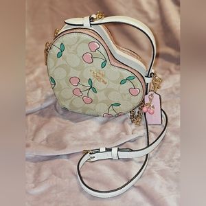 NWT - AUTHENTIC Coach MultiHeart signature canvas heart shaped crossbody